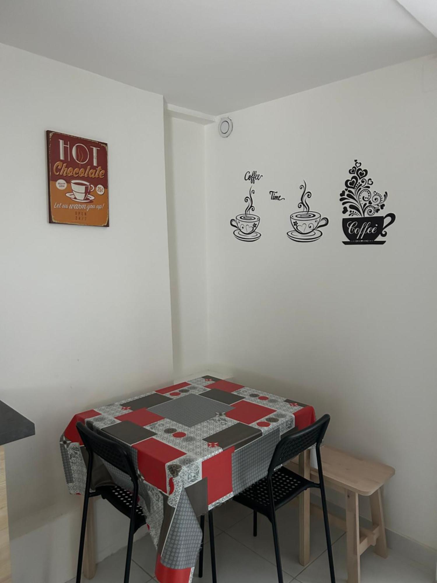 Studio neuf meublé Rosny-Sous-Bois Extérieur photo